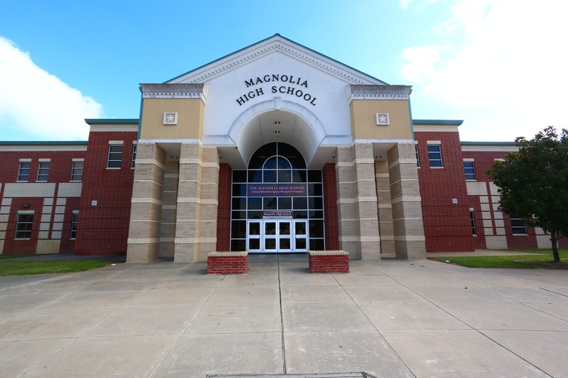 the east magnolia high school on the good side of the tracks